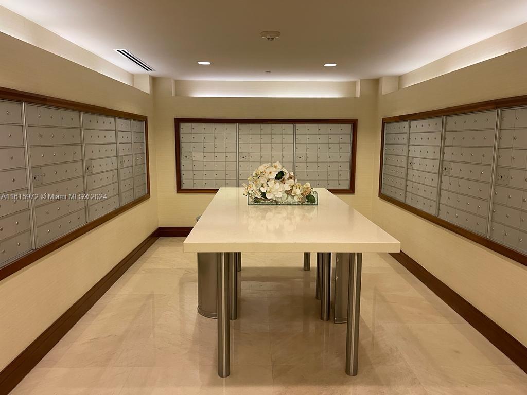 1060 Brickell Ave # 1609