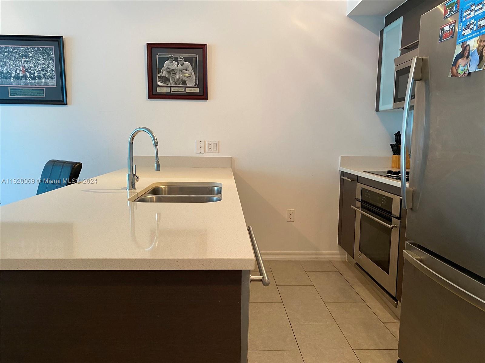 500 Brickell Ave # 1908