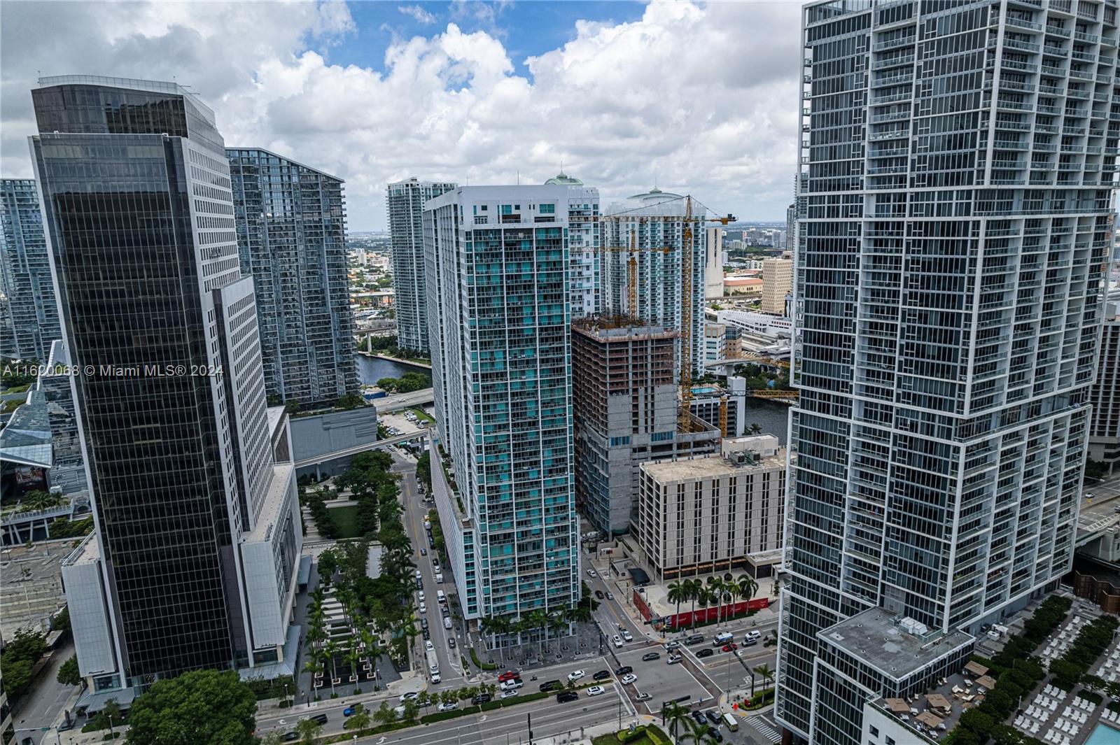 500 Brickell Ave # 1908