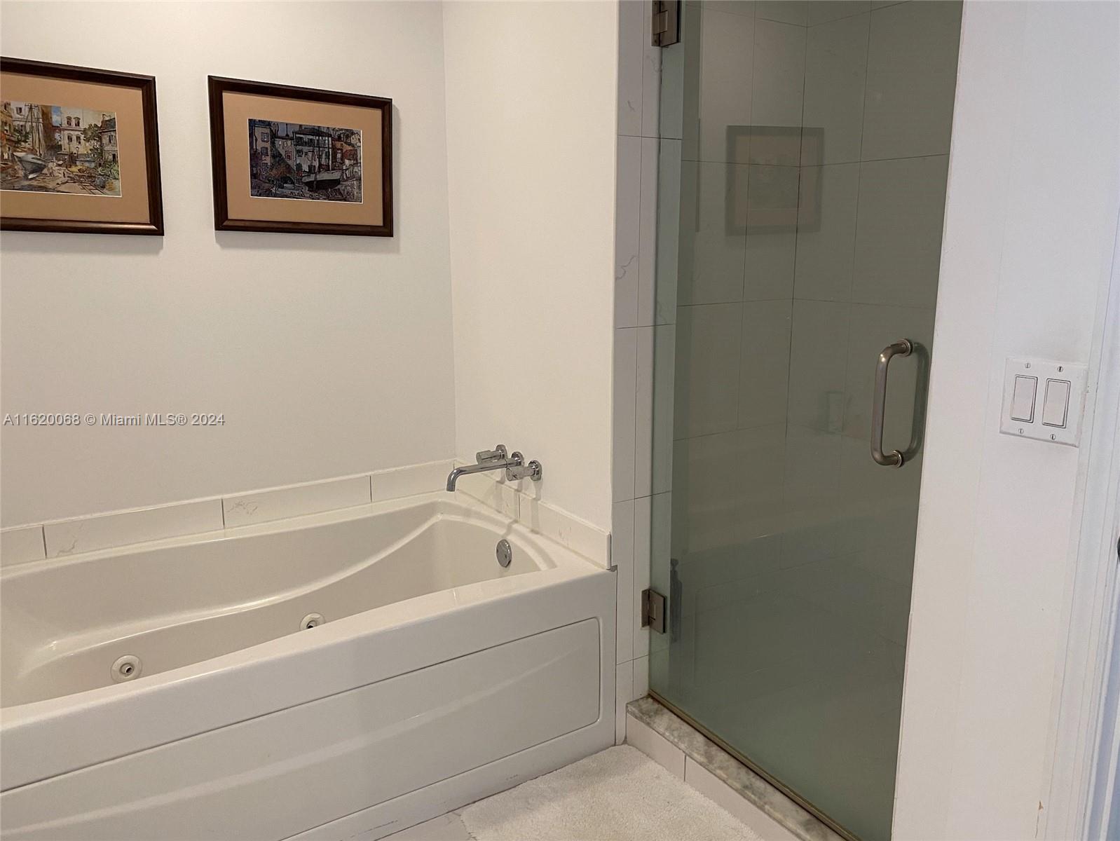 500 Brickell Ave # 1908