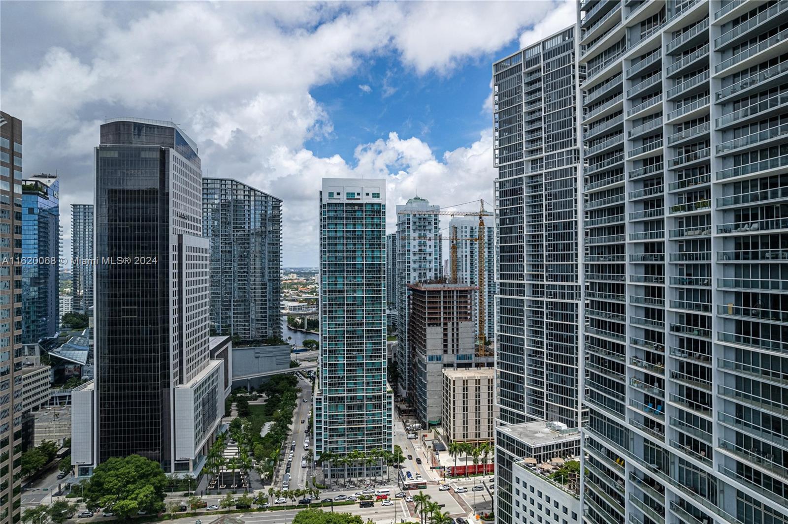 500 Brickell Ave # 1908