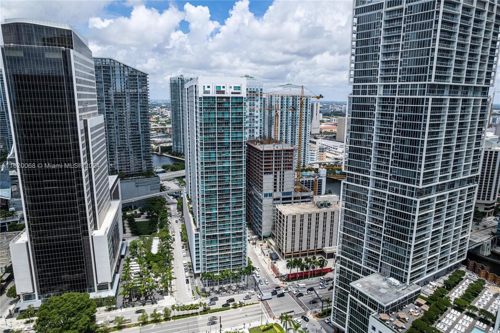 500 Brickell Ave # 1908