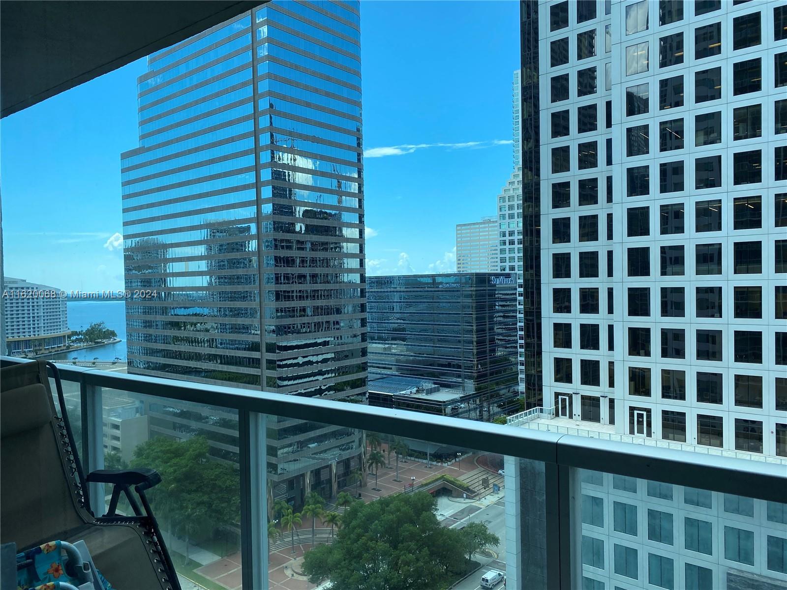 500 Brickell Ave # 1908