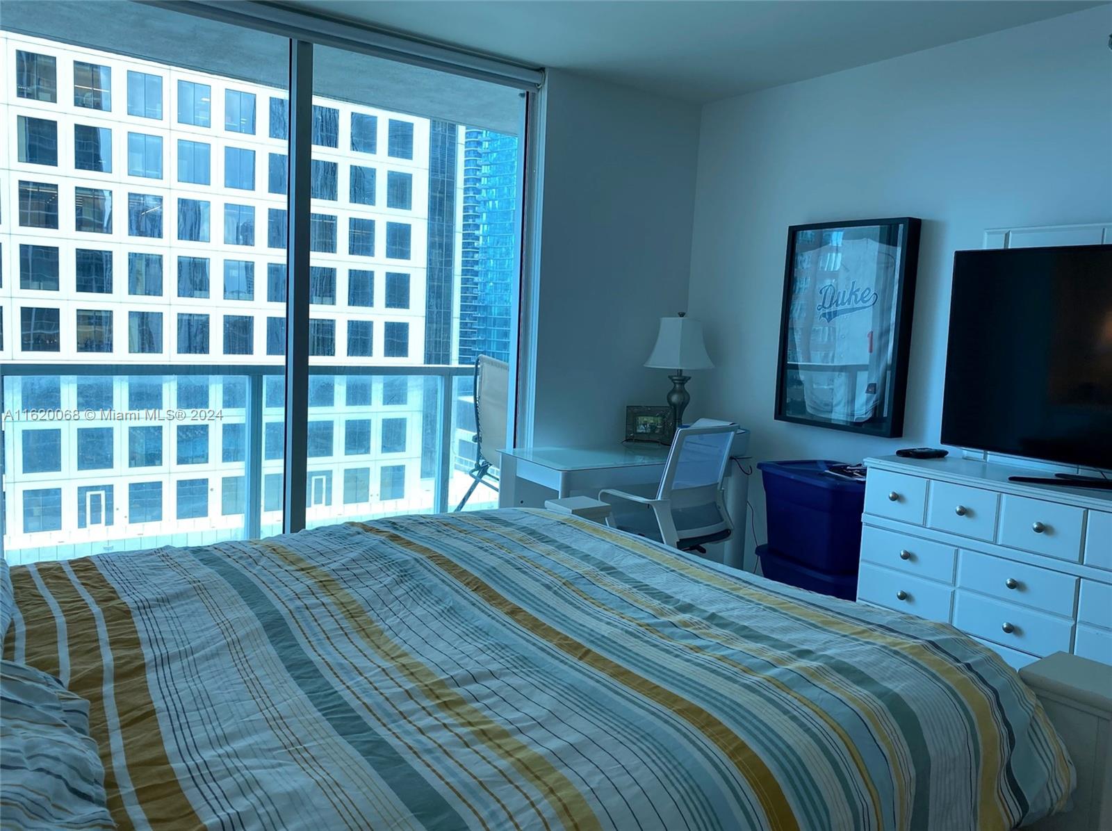 500 Brickell Ave # 1908
