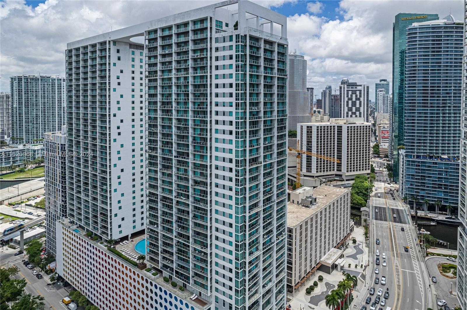 500 Brickell Ave # 1908