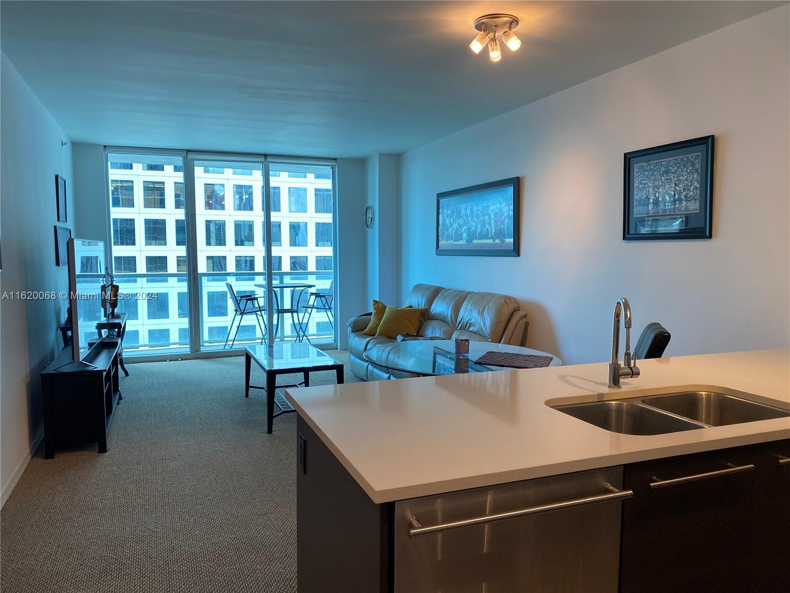 500 Brickell Ave # 1908