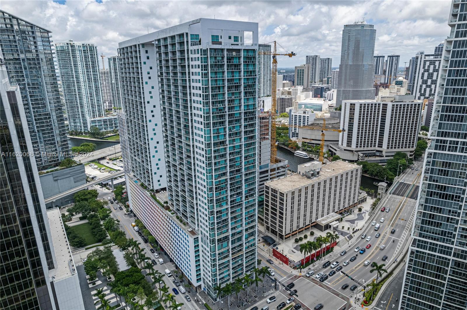 500 Brickell Ave # 1908