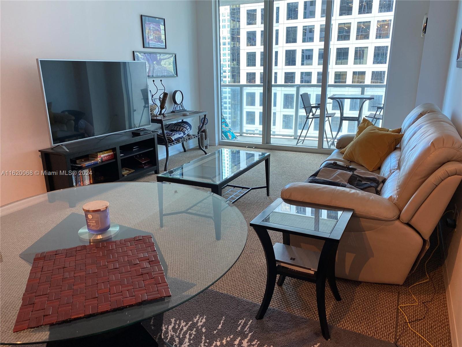 500 Brickell Ave # 1908