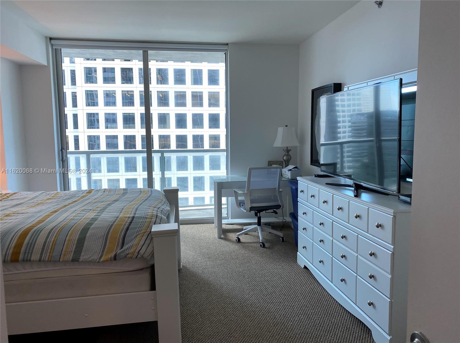 500 Brickell Ave # 1908