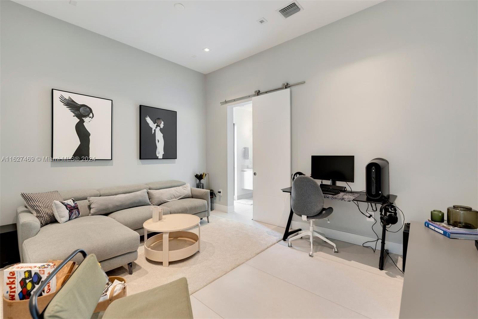 16472 S Botaniko Dr S