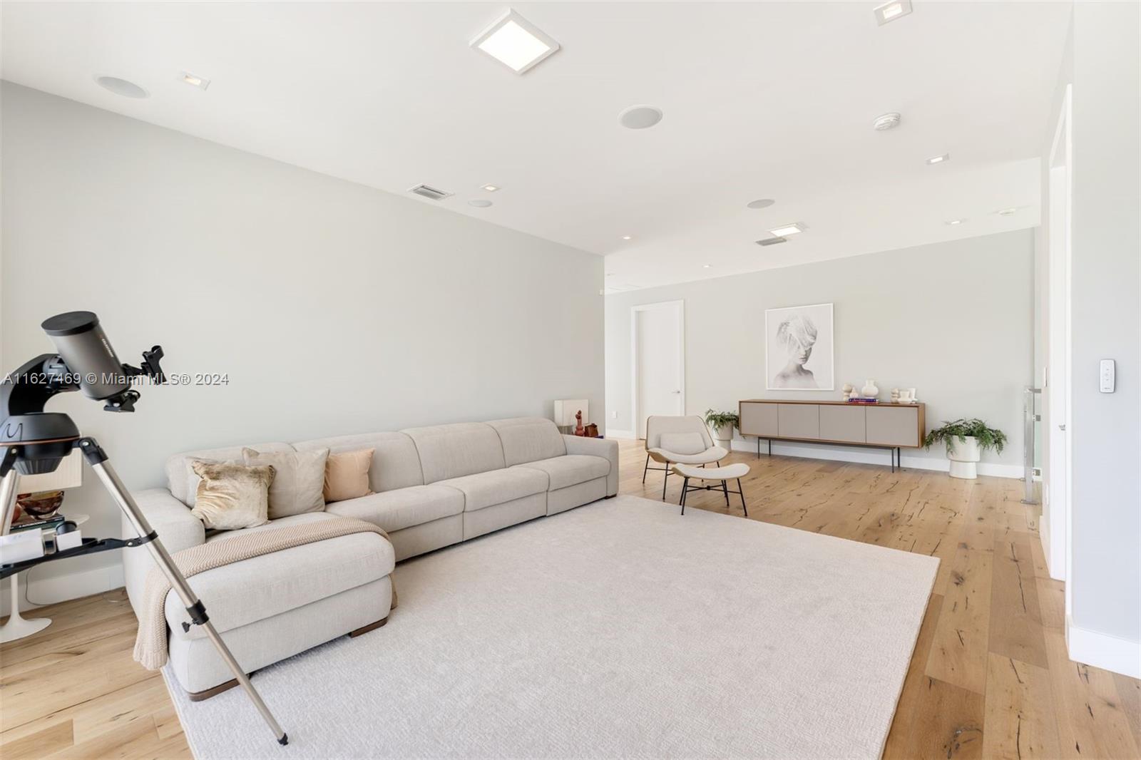 16472 S Botaniko Dr S