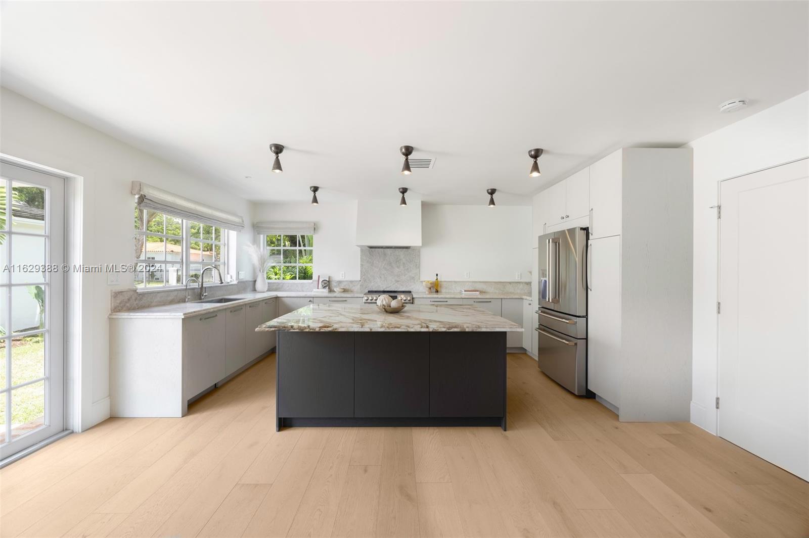 501 Zamora Ave