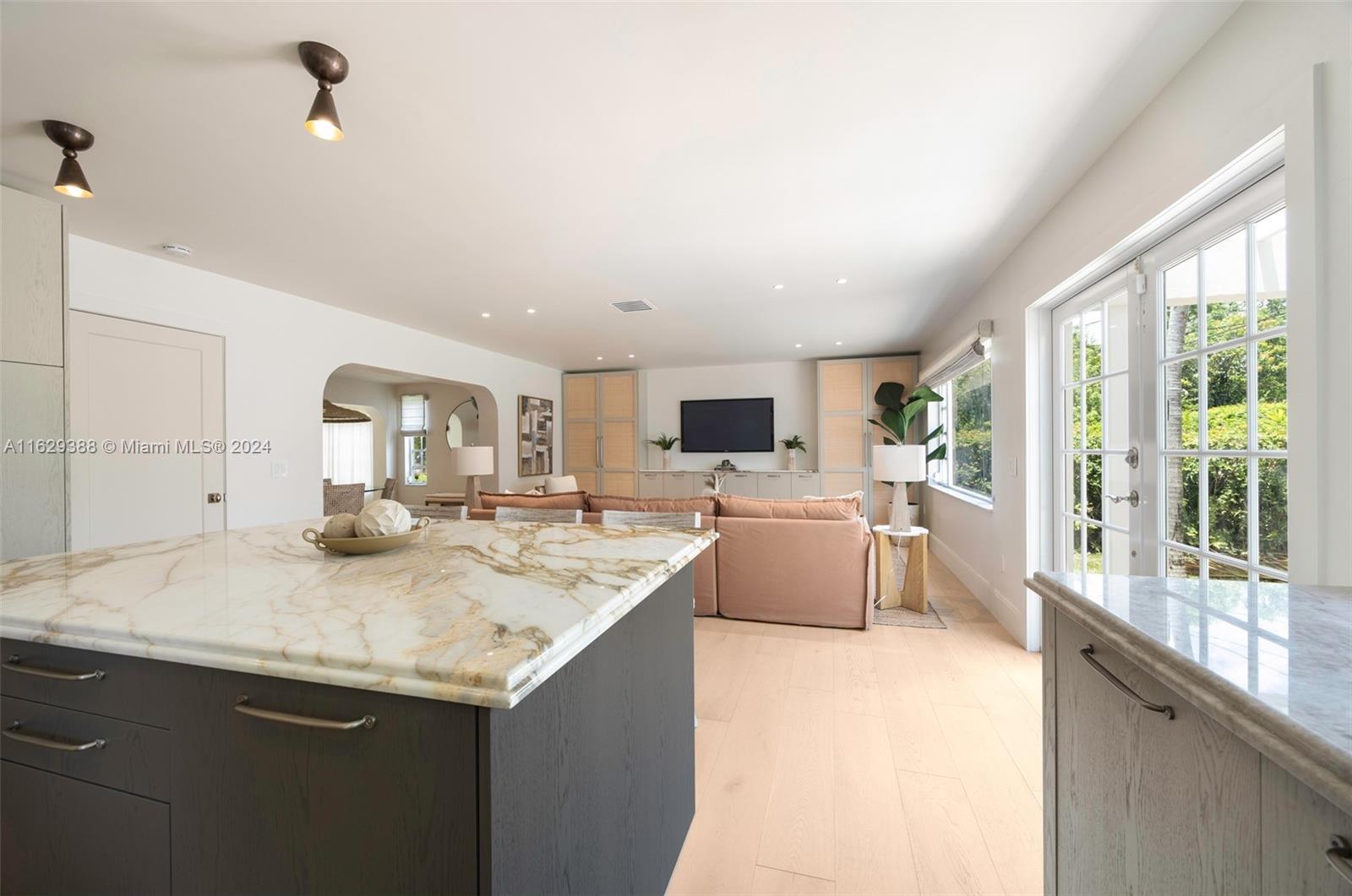 501 Zamora Ave