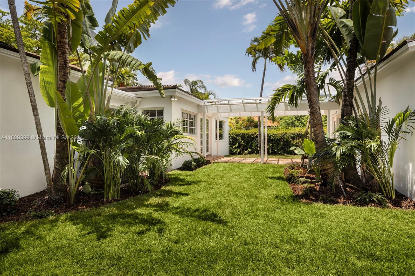 501 Zamora Ave