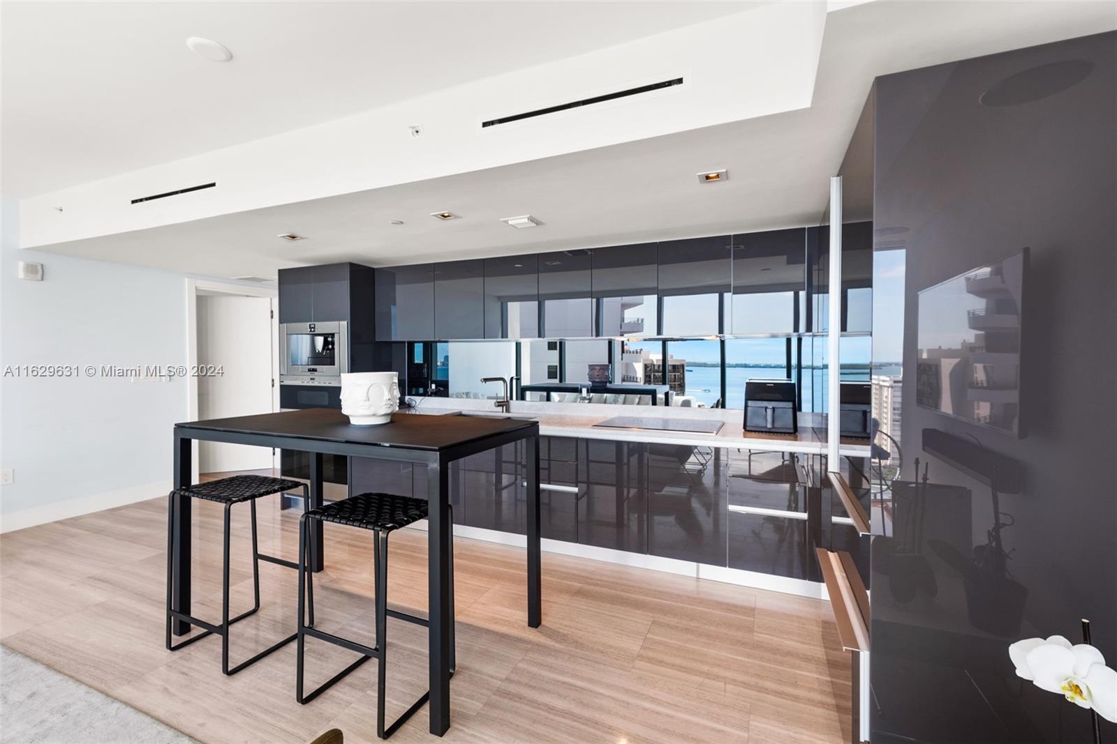 1451 Brickell Ave # 1701