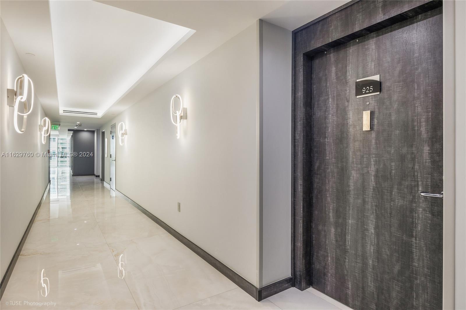 16445 Collins Ave # 925