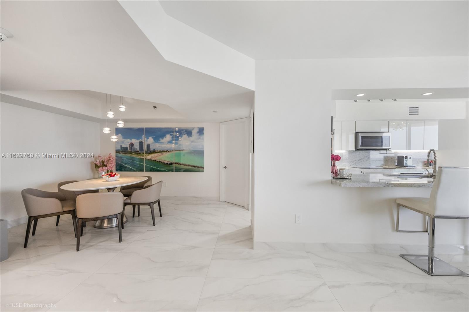 16445 Collins Ave # 925