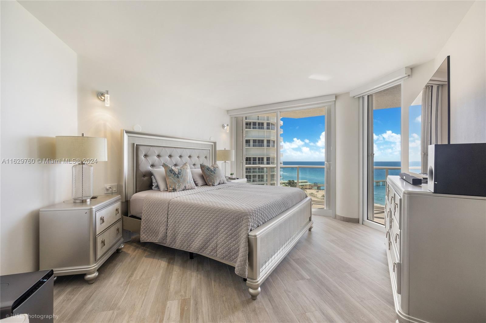 16445 Collins Ave # 925