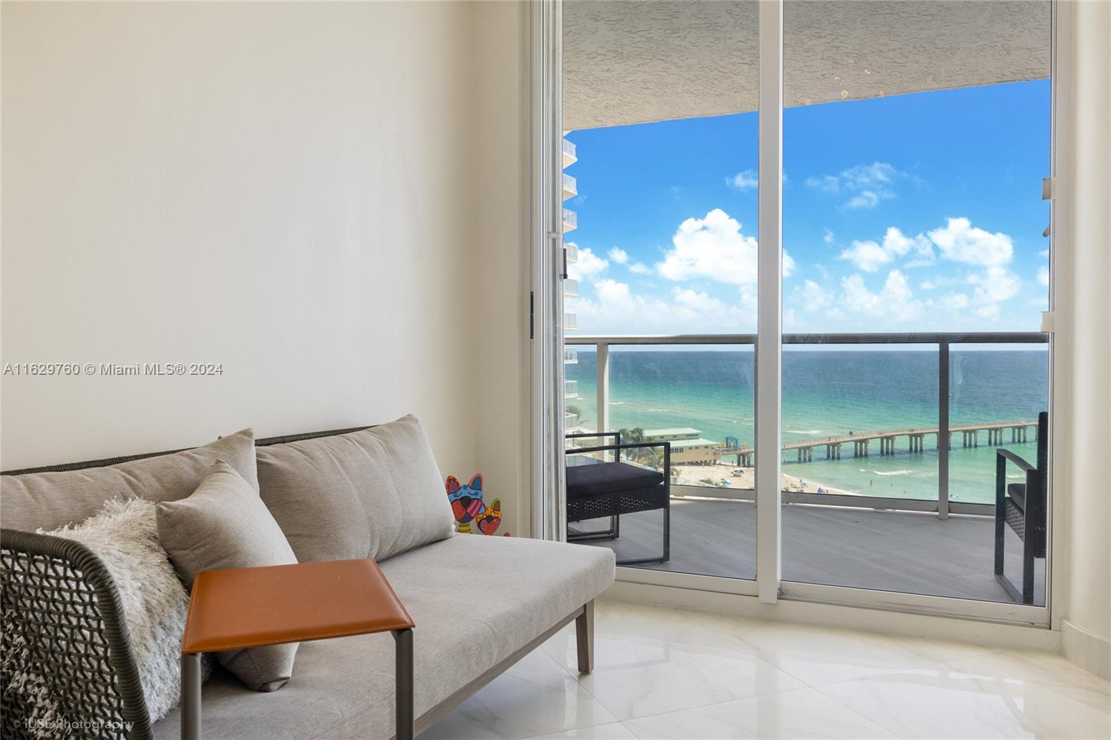 16445 Collins Ave # 925