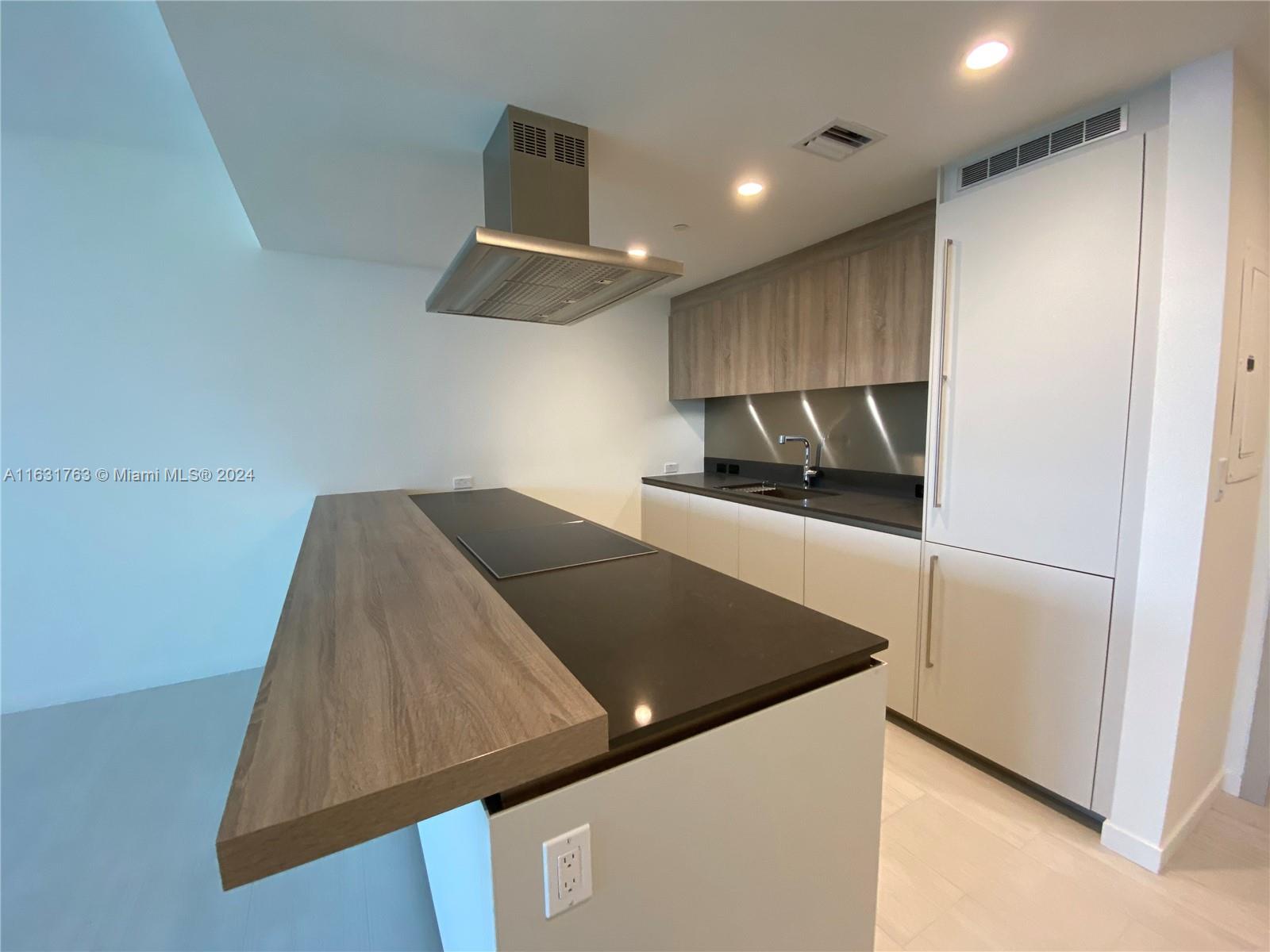 1000 Brickell Plz # 2008