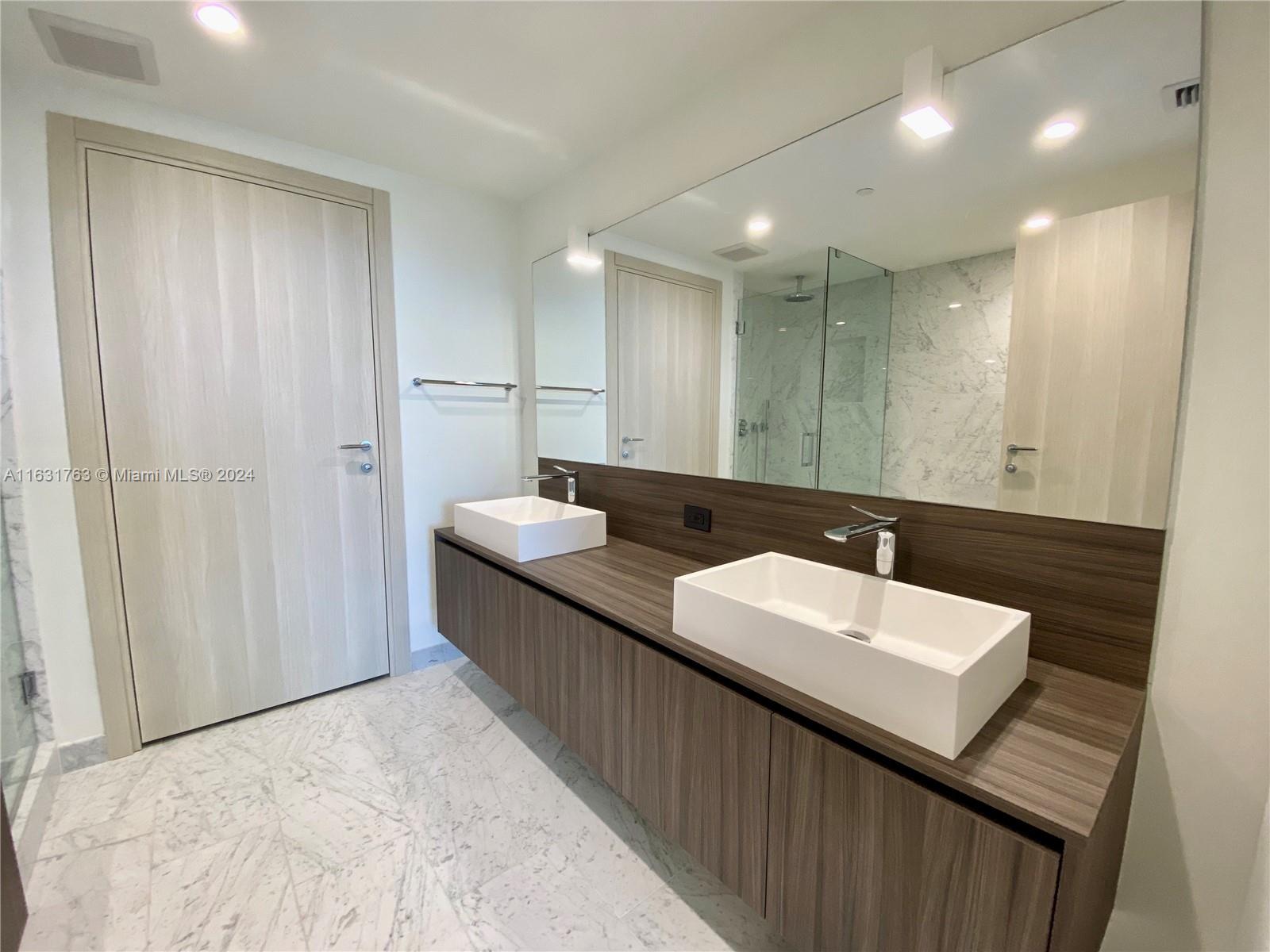 1000 Brickell Plz # 2008