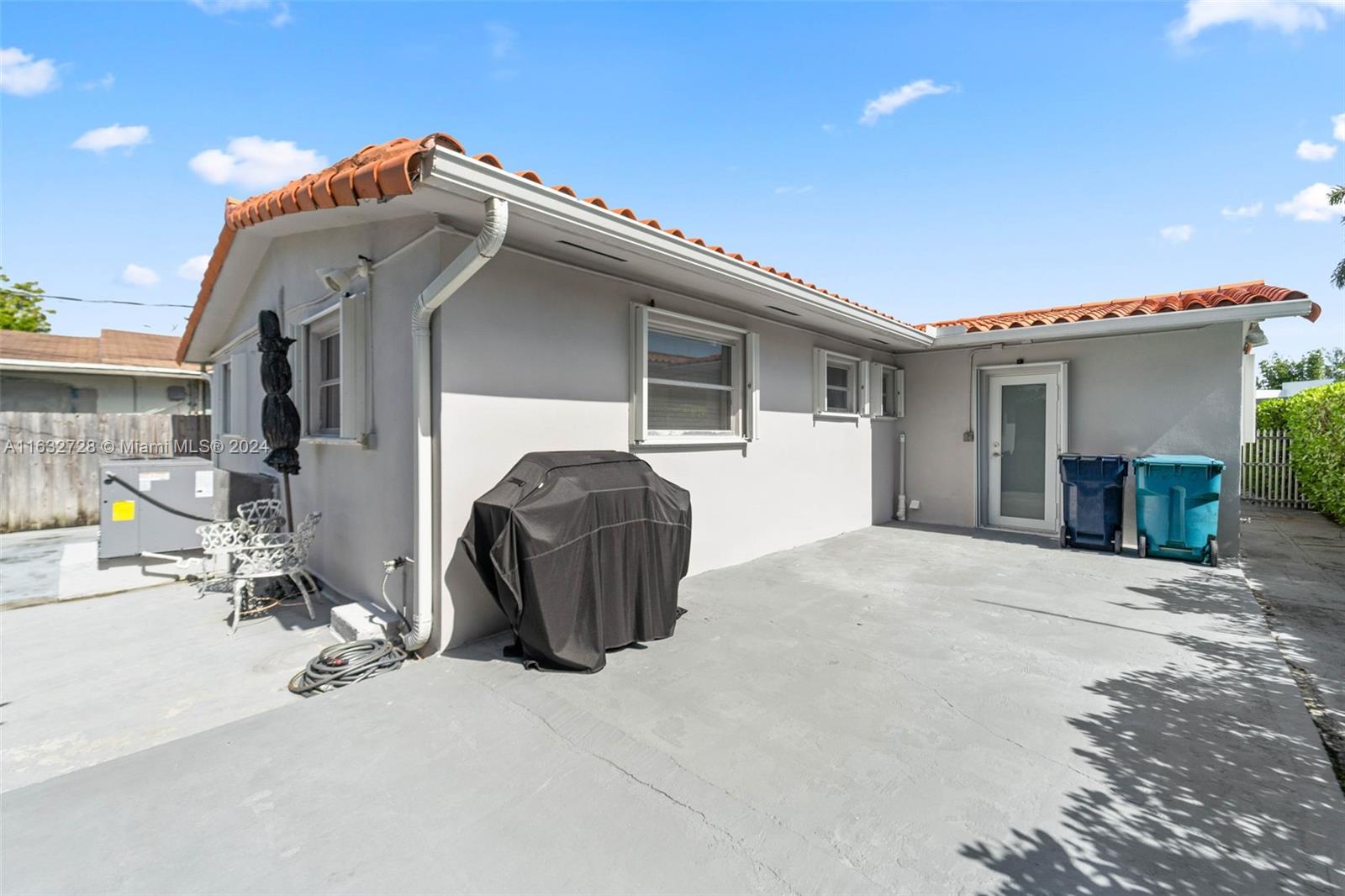 7640 NW 4th St