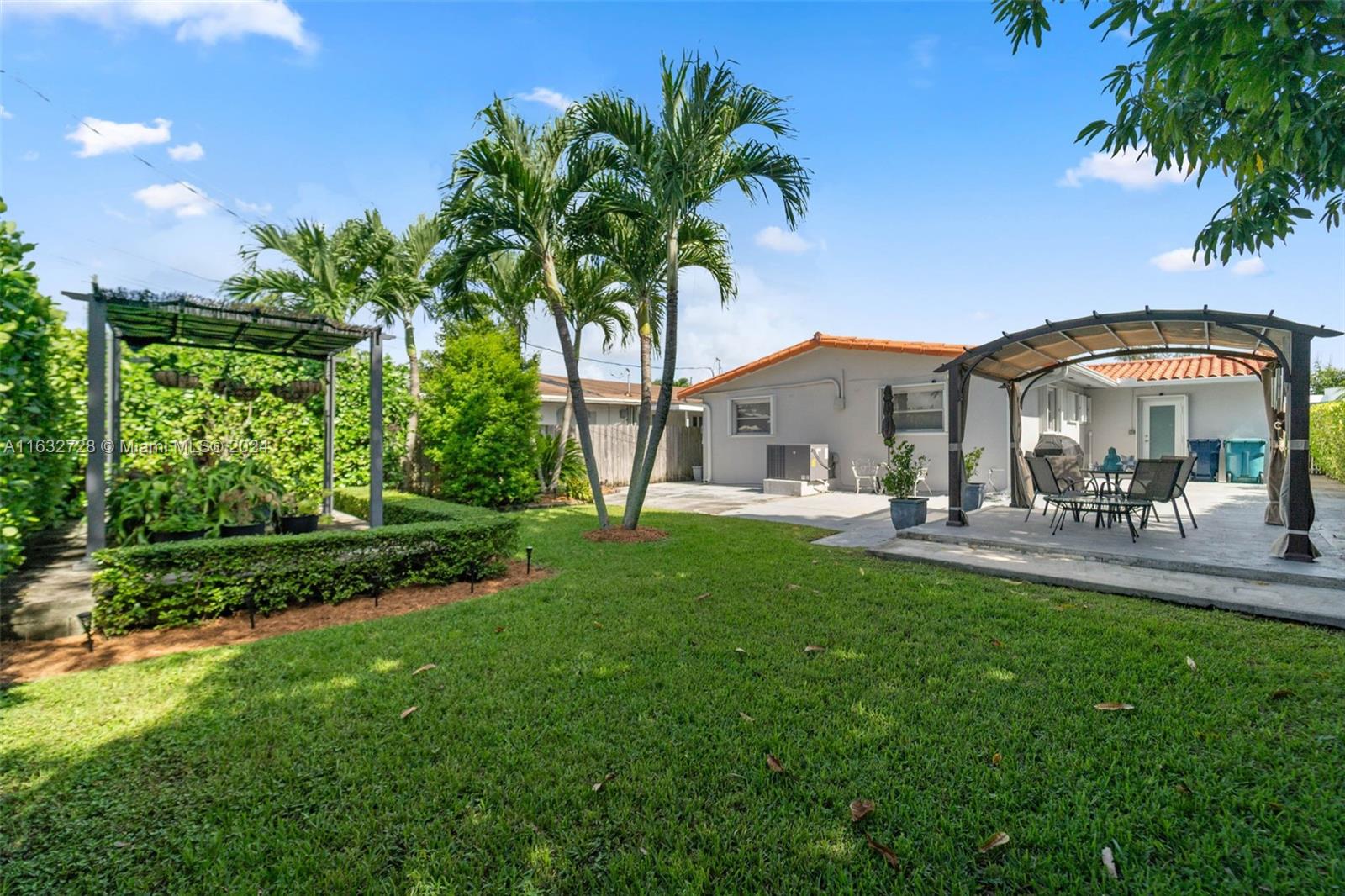 7640 NW 4th St
