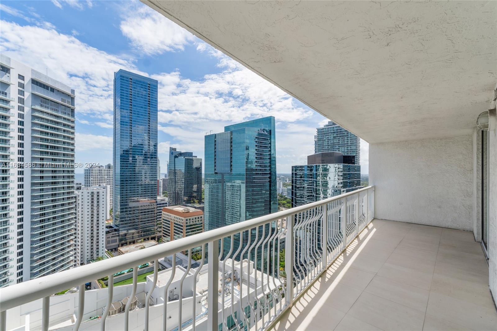 1200 Brickell Bay Dr # 3805