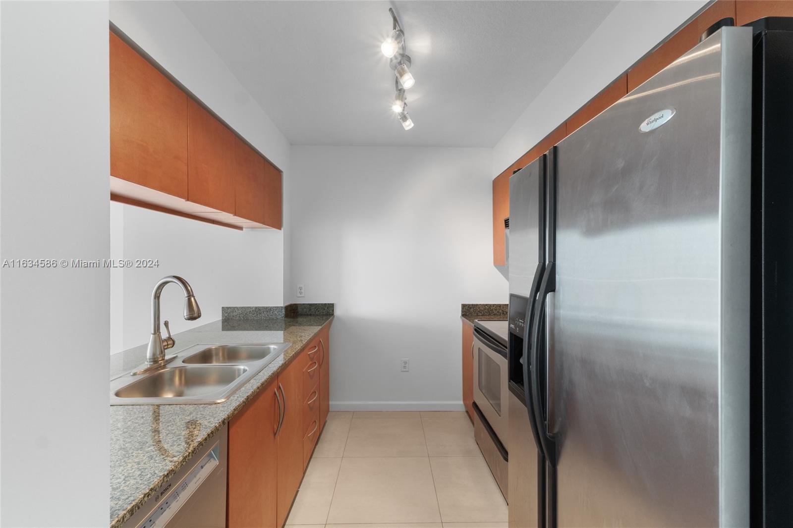 1200 Brickell Bay Dr # 3805