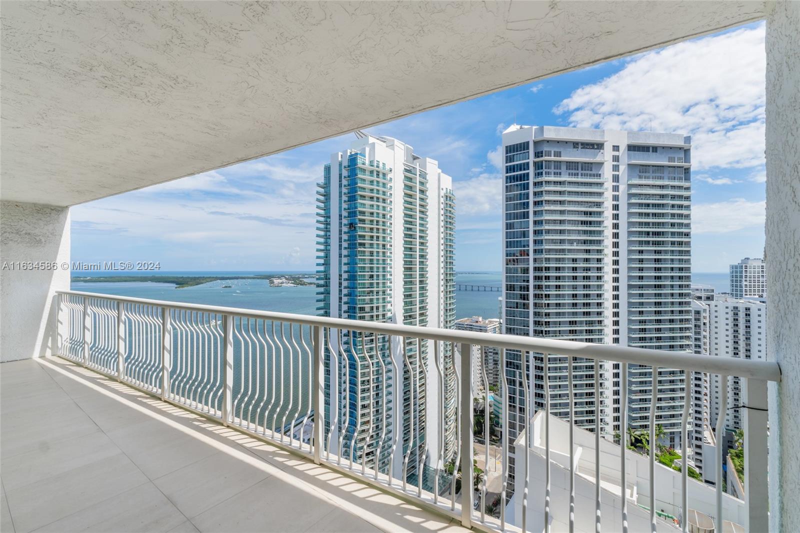 1200 Brickell Bay Dr # 3805