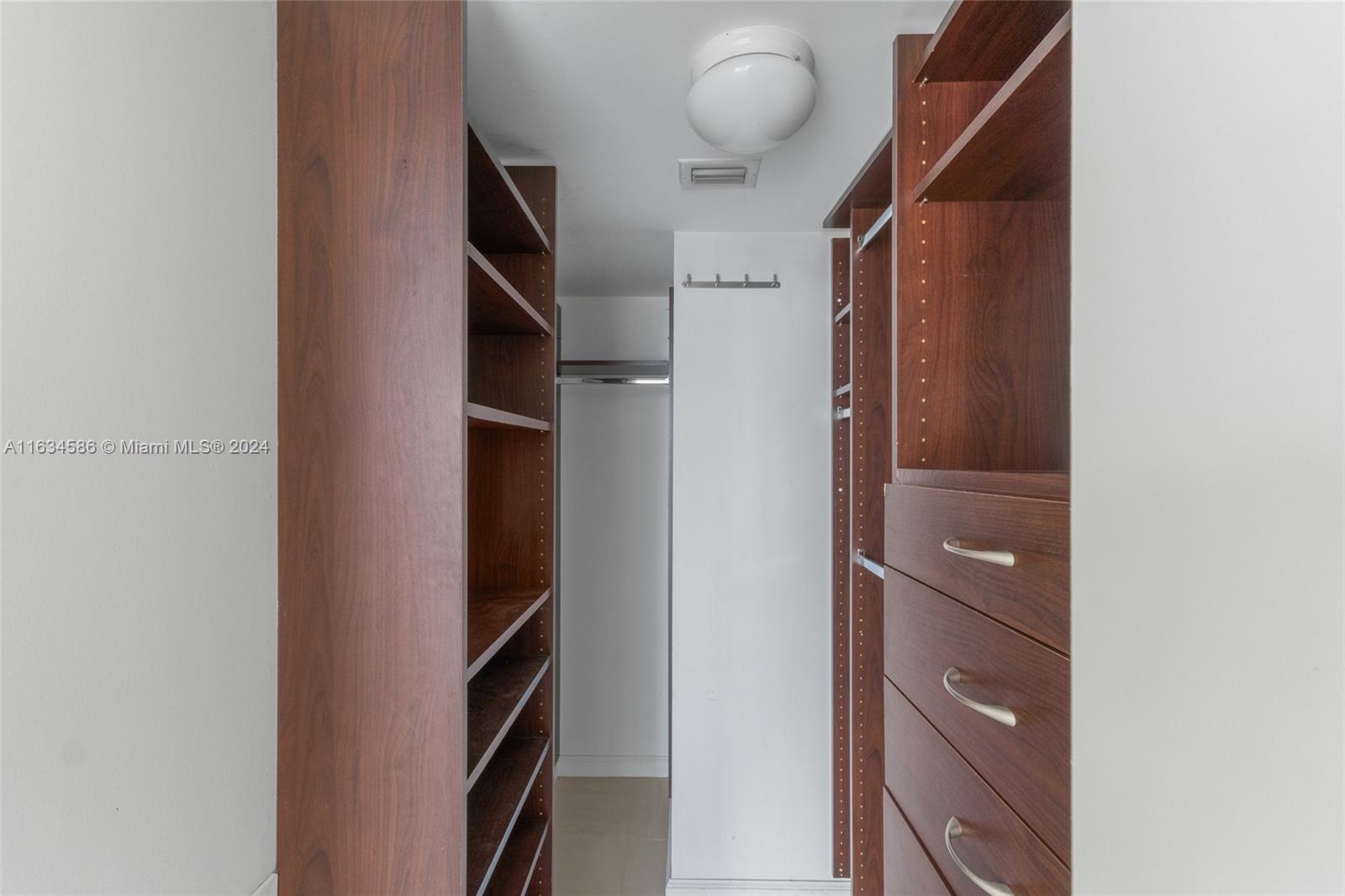 1200 Brickell Bay Dr # 3805