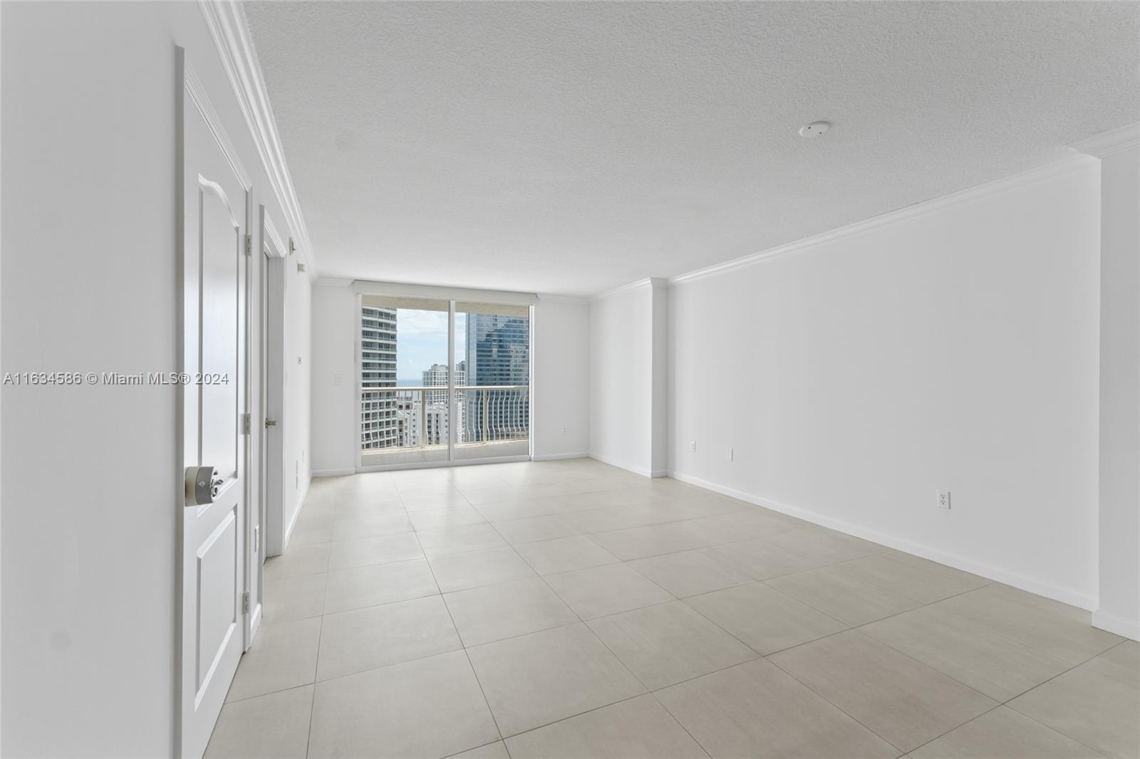 1200 Brickell Bay Dr # 3805