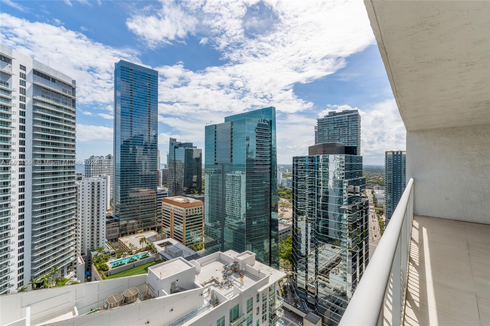 1200 Brickell Bay Dr # 3805