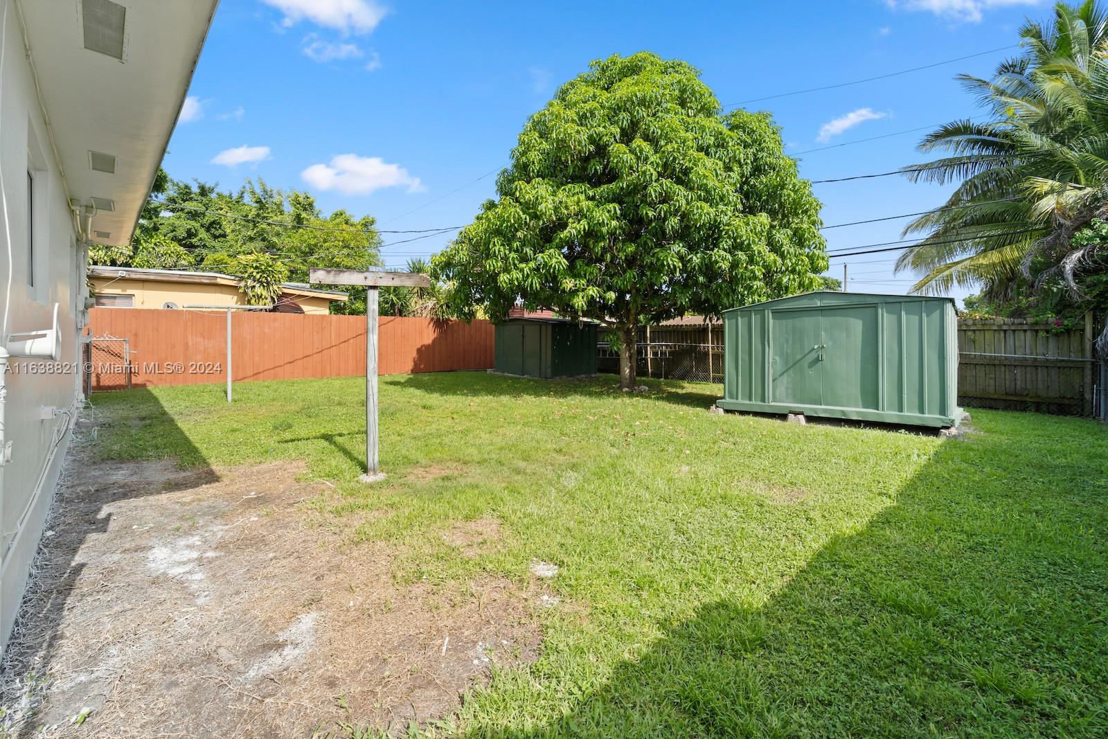 5172 NW 5th St Unit: Rear Unit