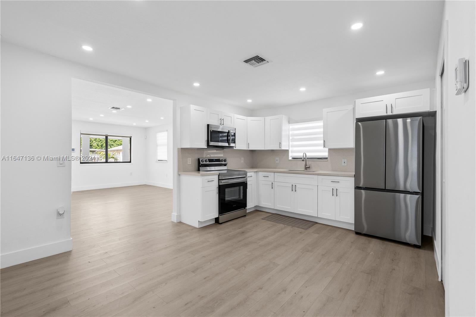 3427 NW 9th Ave