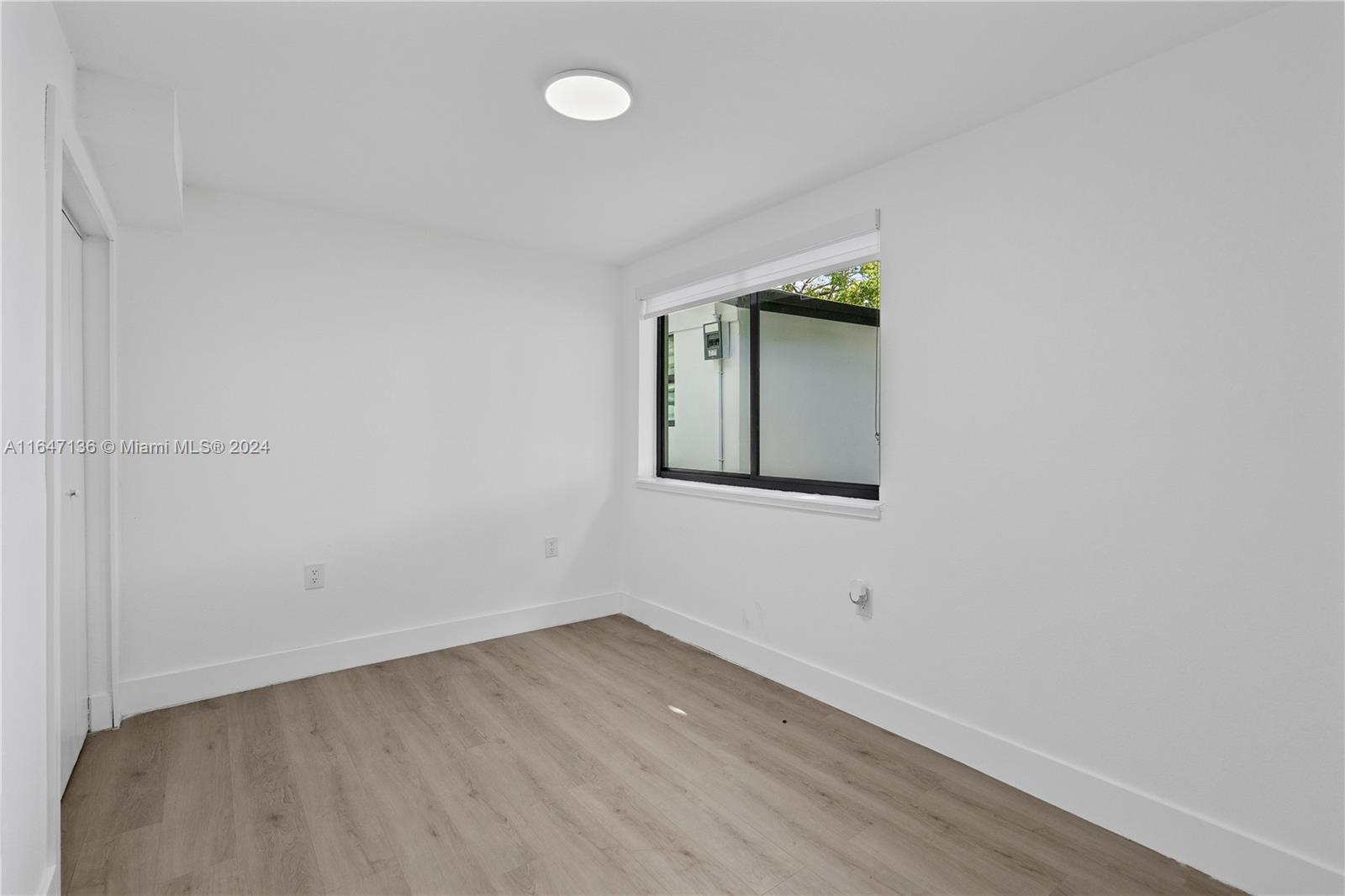 3427 NW 9th Ave