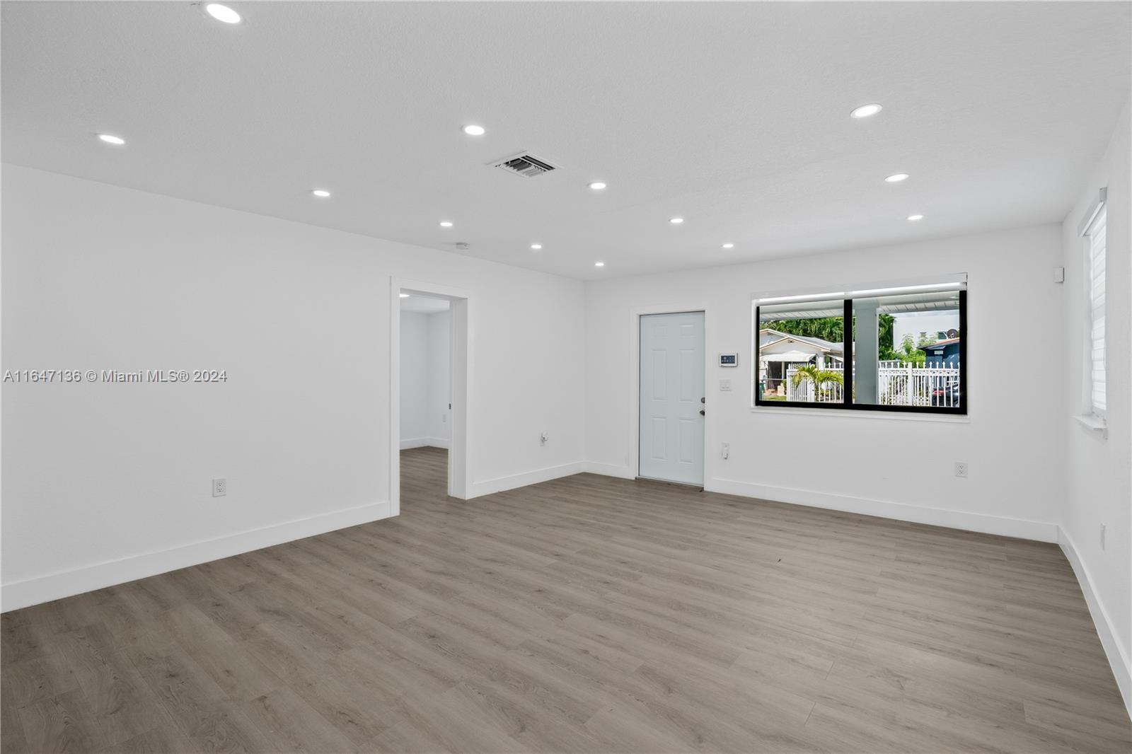 3427 NW 9th Ave