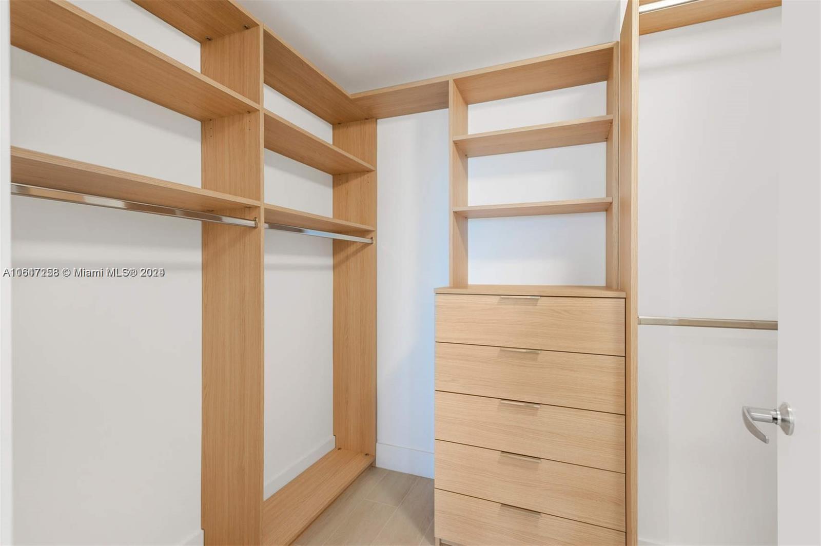 16385 Biscayne Blvd # 921