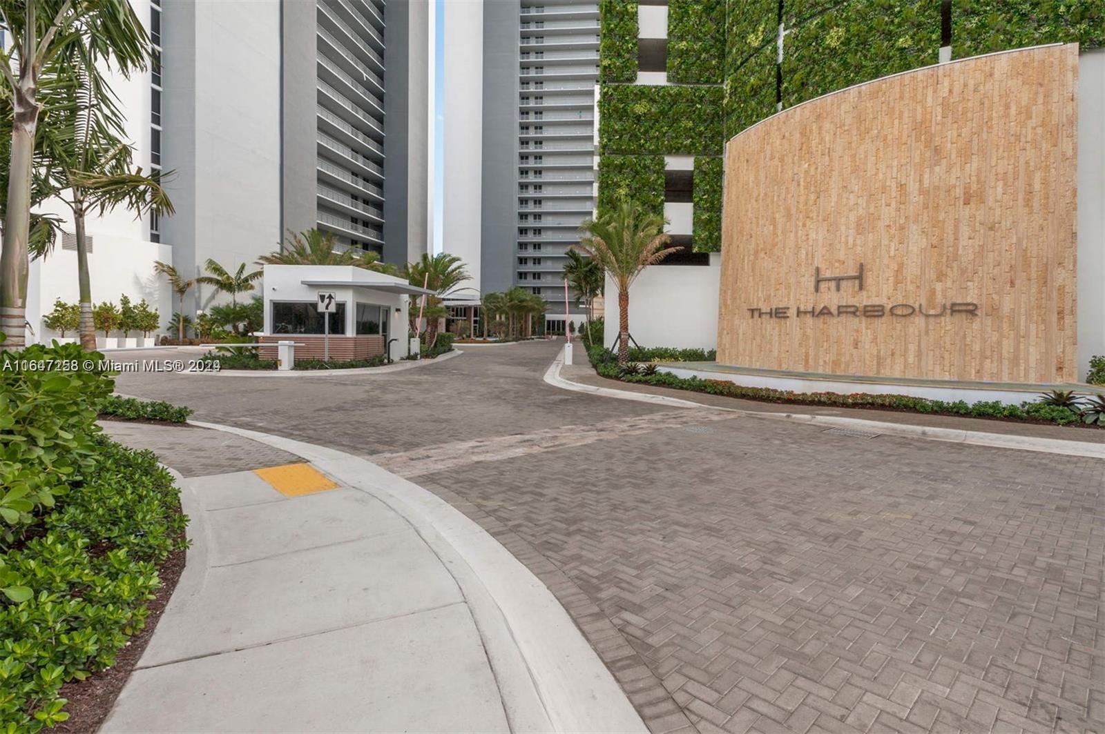 16385 Biscayne Blvd # 921