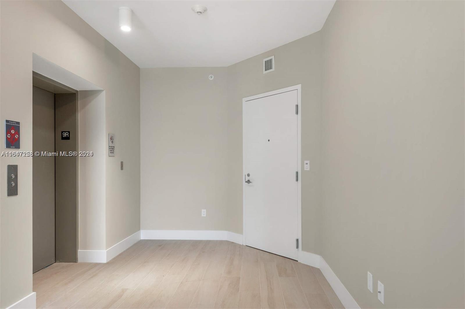 16385 Biscayne Blvd # 921