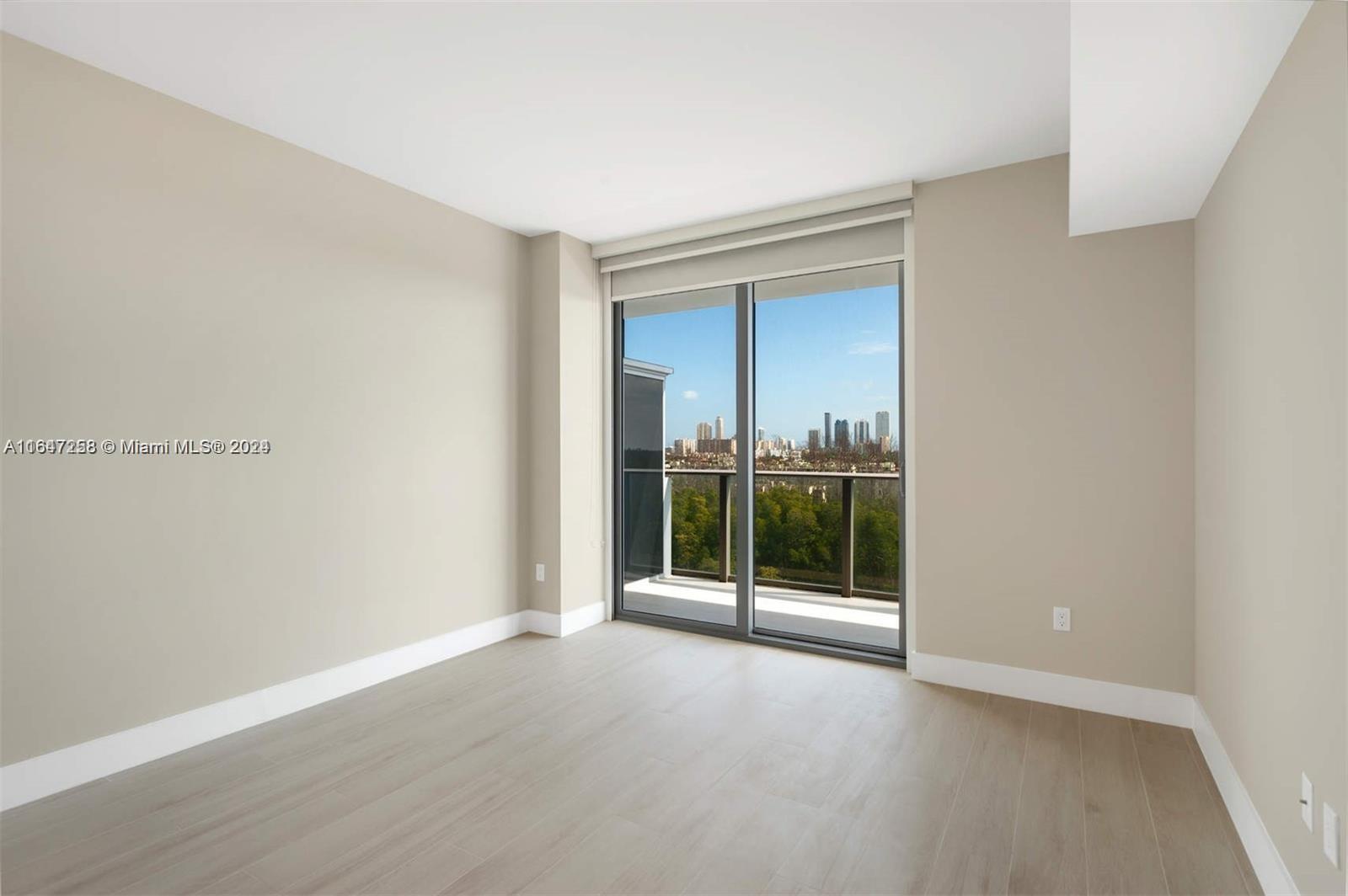 16385 Biscayne Blvd # 921