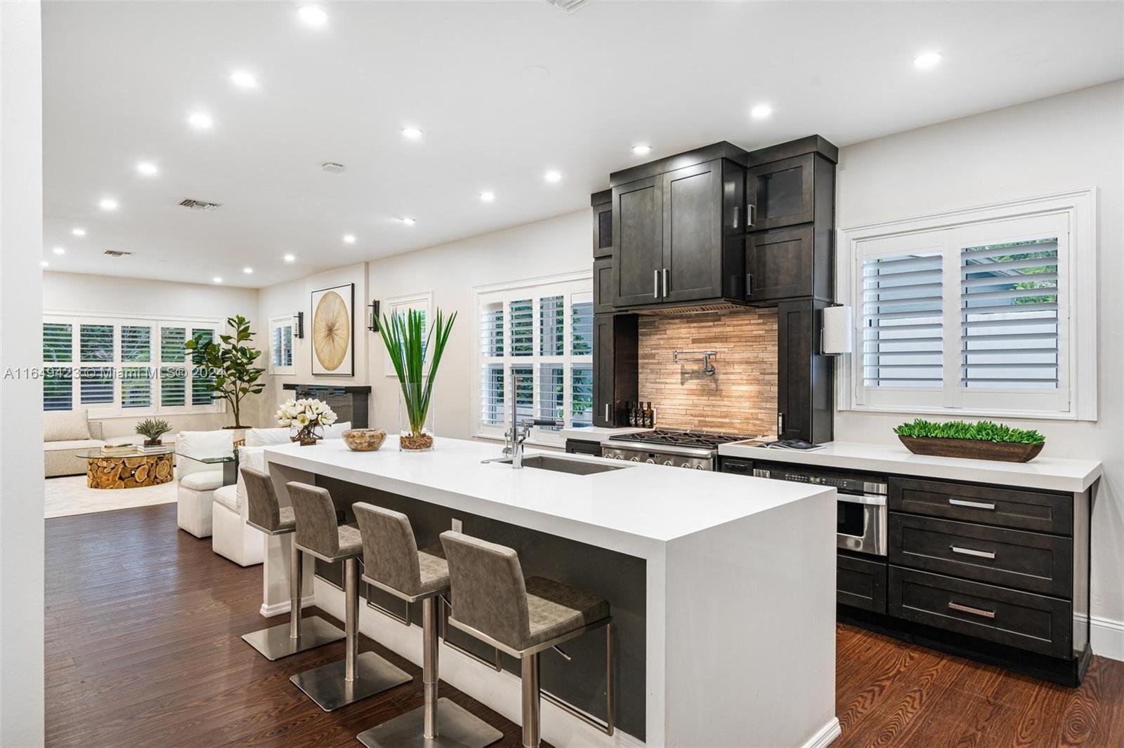 2598 Taluga Dr