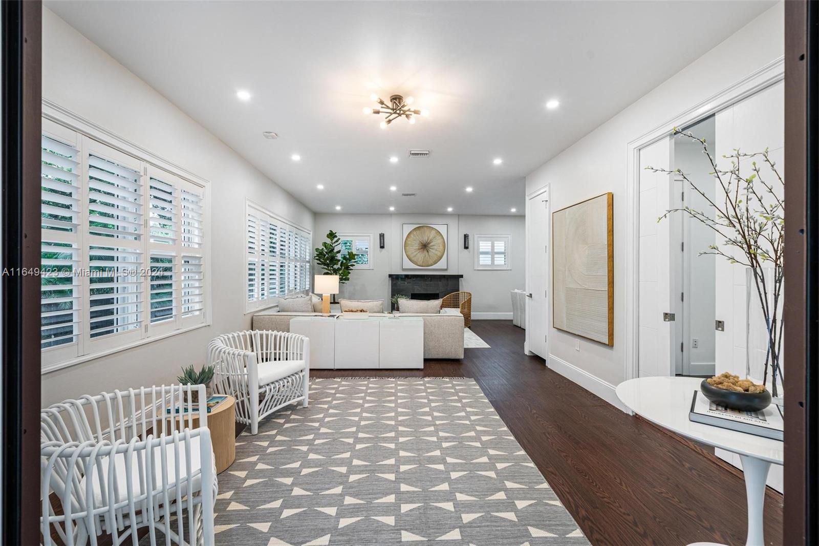 2598 Taluga Dr