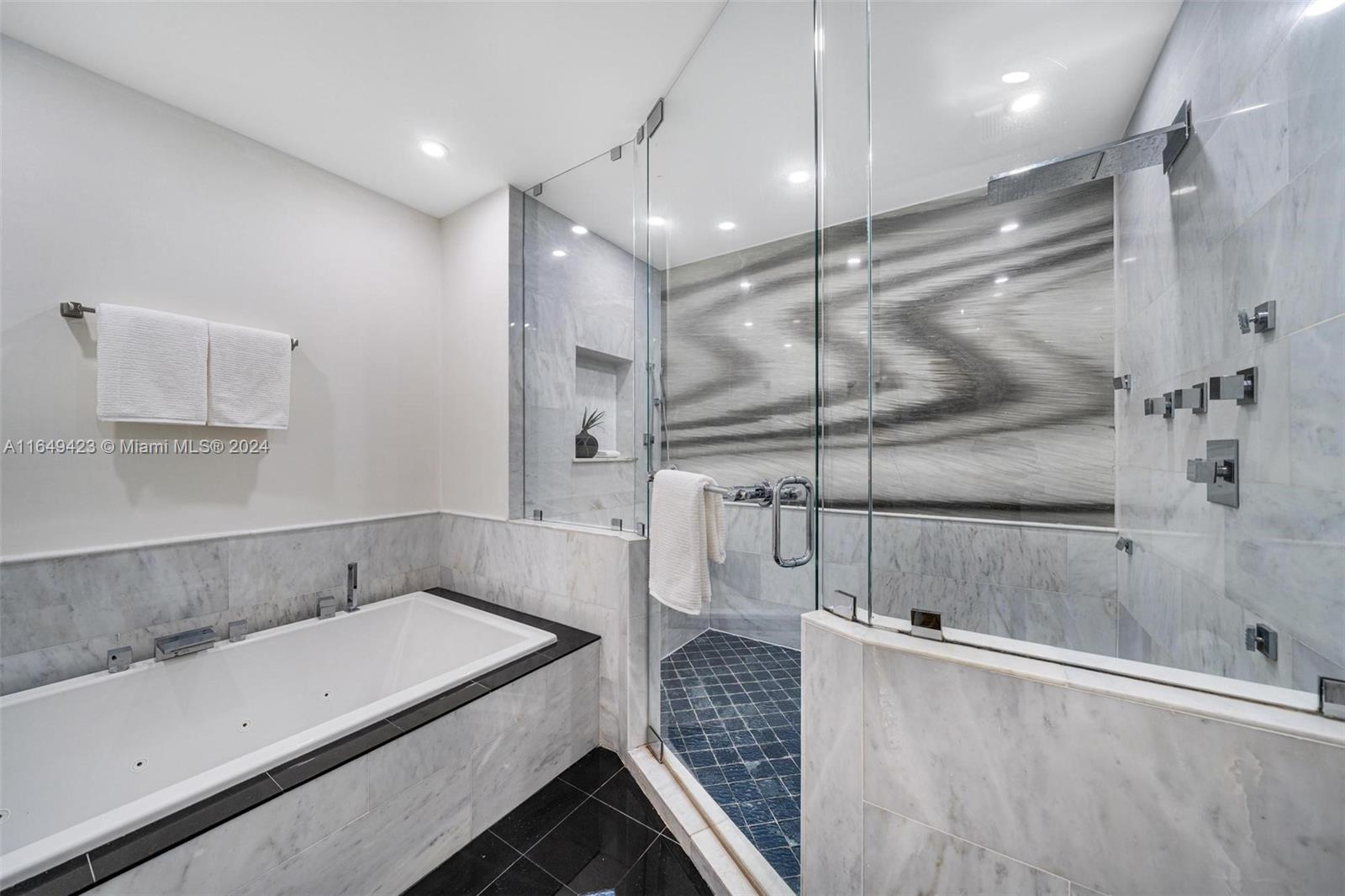 2598 Taluga Dr
