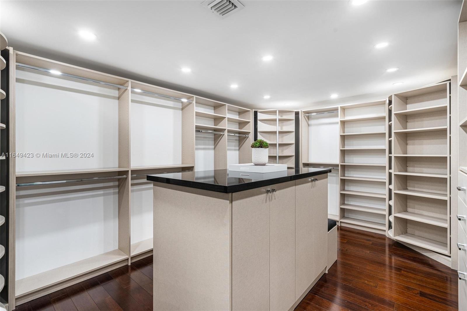2598 Taluga Dr