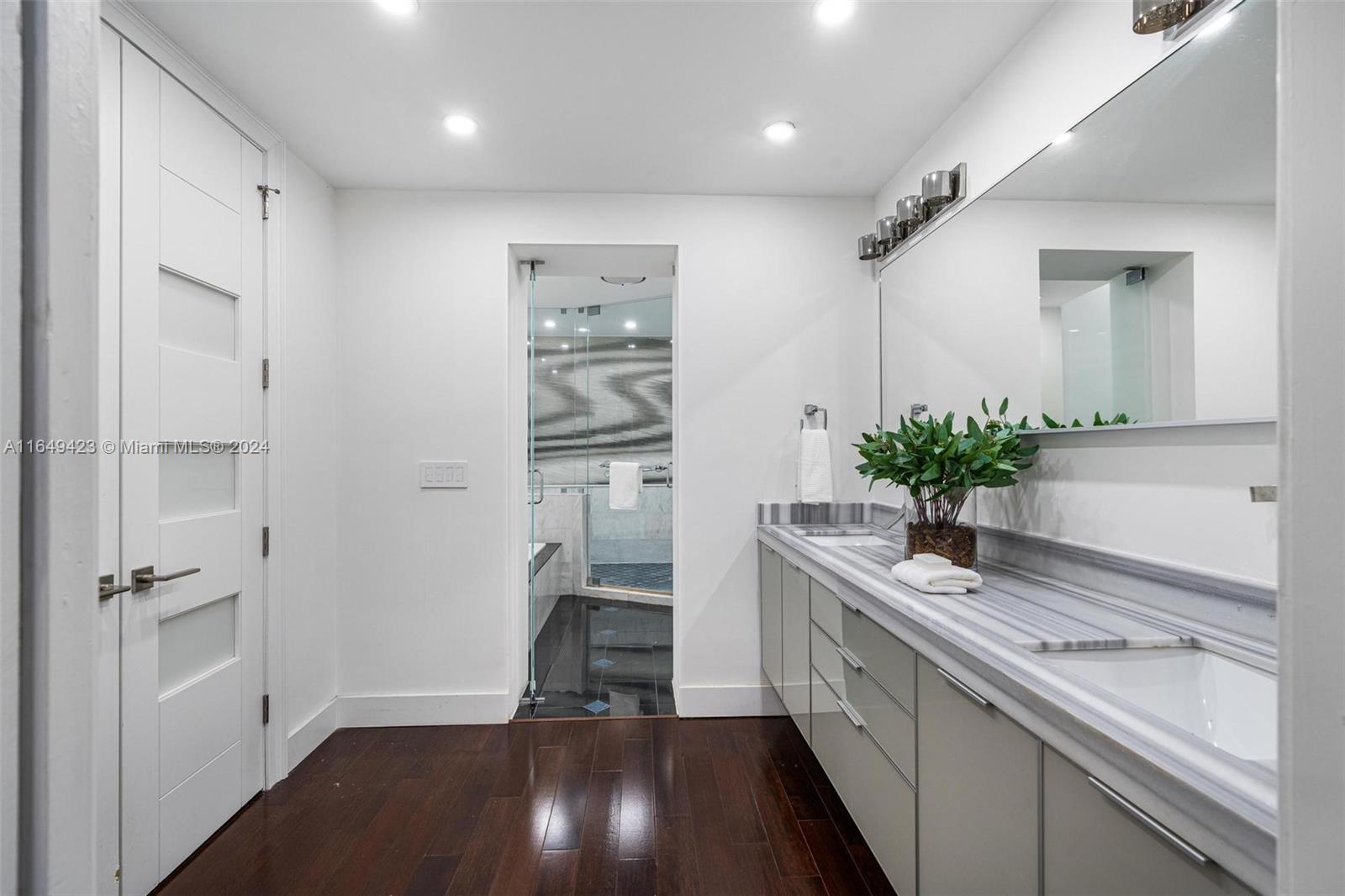 2598 Taluga Dr