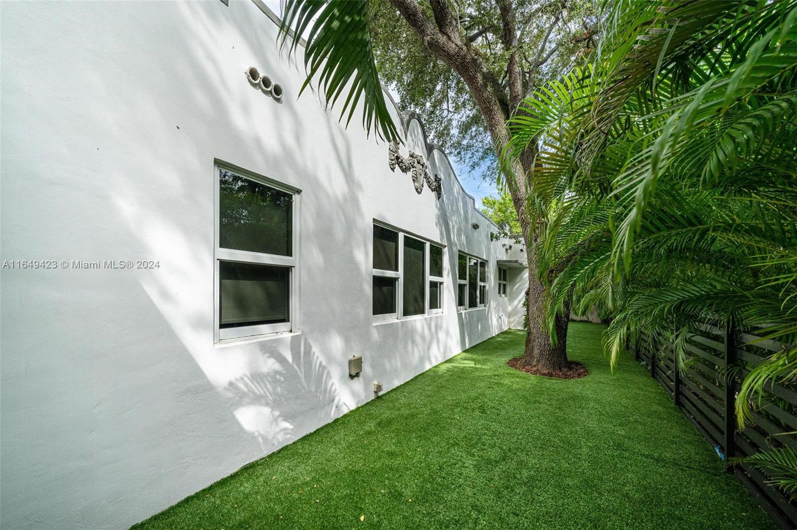 2598 Taluga Dr