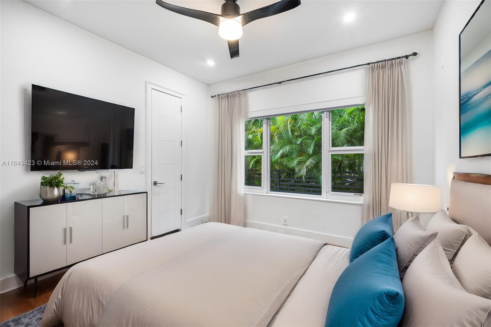 2598 Taluga Dr