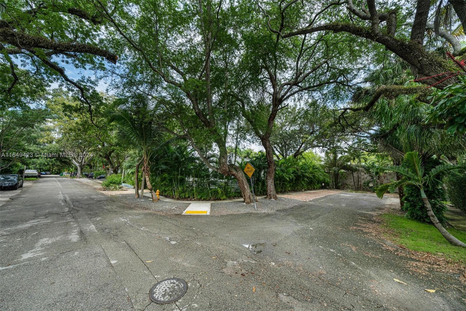 2598 Taluga Dr