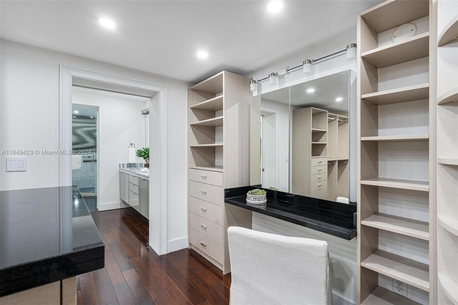2598 Taluga Dr
